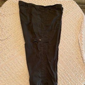 Two pairs of GAP size 18 capri pants